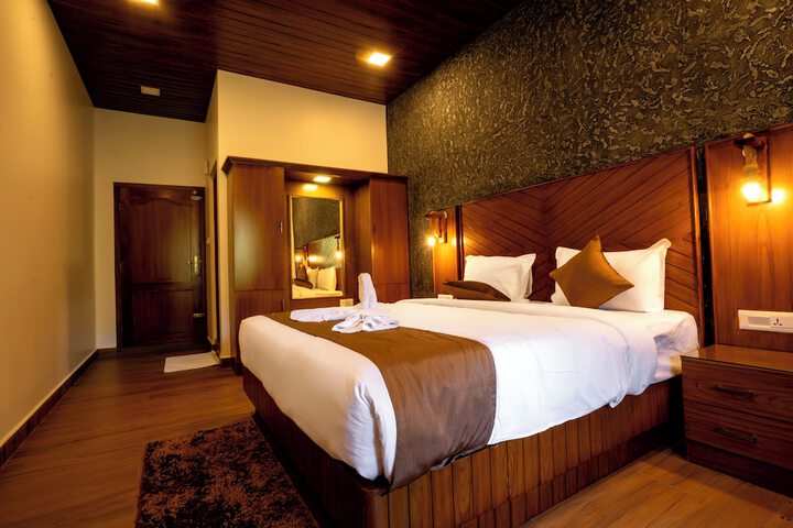 Room 5 of 37