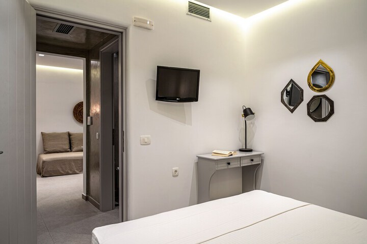 Room 46 of 99