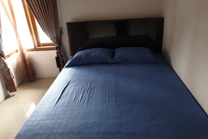 Room 2 of 16