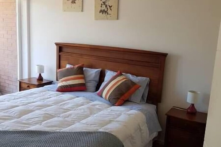 Room 2 of 10