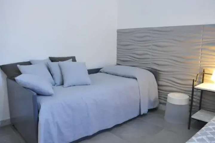 Room 5 of 10