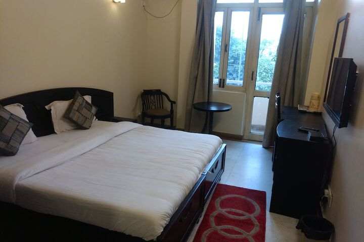Room 6 of 55