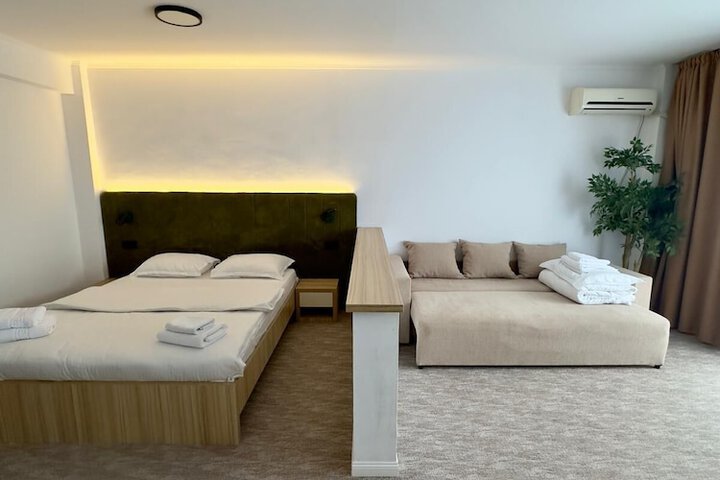 Room 22 of 49