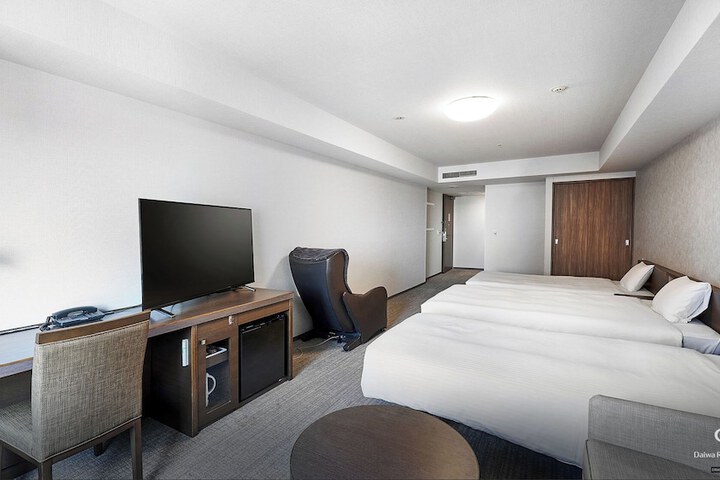 Room 30 of 77