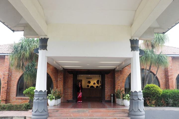 Hotel 2 of 27