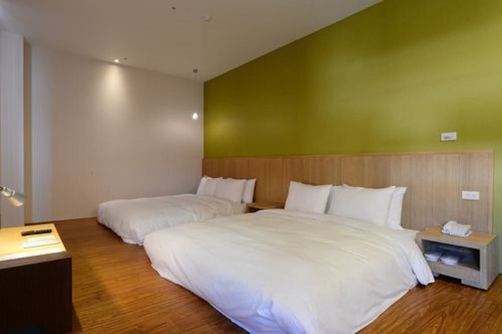 Room 10 of 46