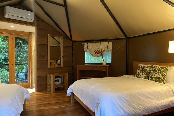 Room 7 of 18