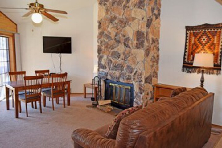 Riverbend_townhouse_02