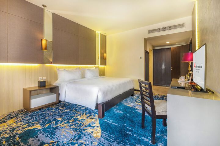 Room 21 of 82