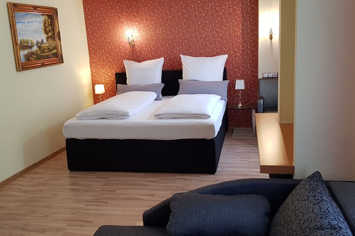 Room 25 of 79