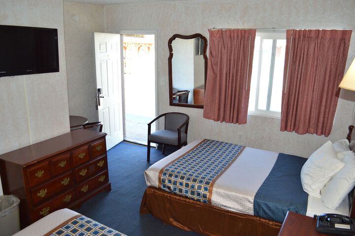 2 Double Beds (4 of 20)