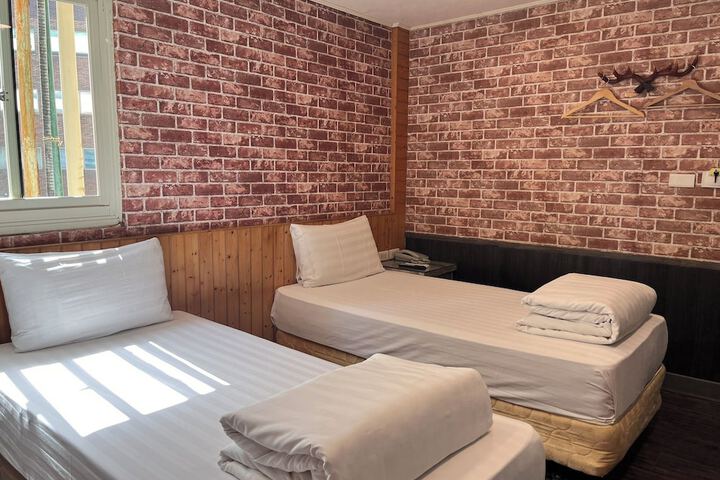 Room 26 of 32