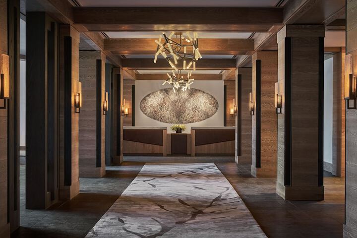 Entrance & Lobby