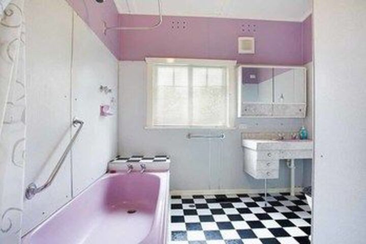Room 2 of 16