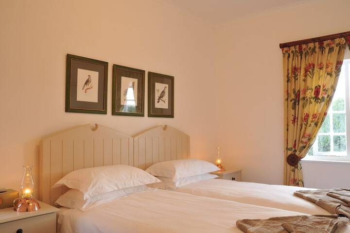 Room 5 of 38