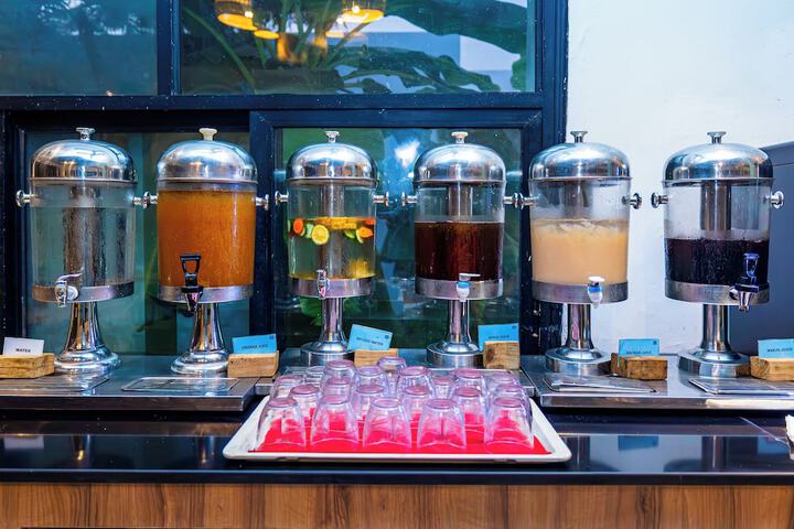 Breakfast/Coffee Service 81 of 128