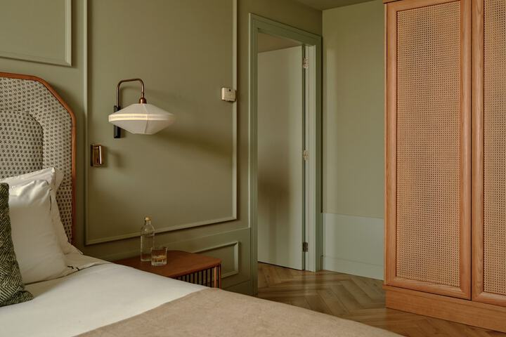 Room 14 of 92