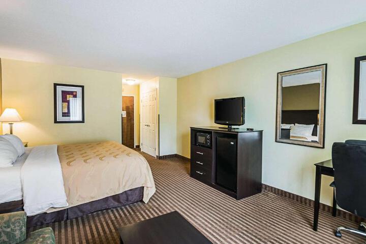1 King Bed Upgrade (10 of 10)
