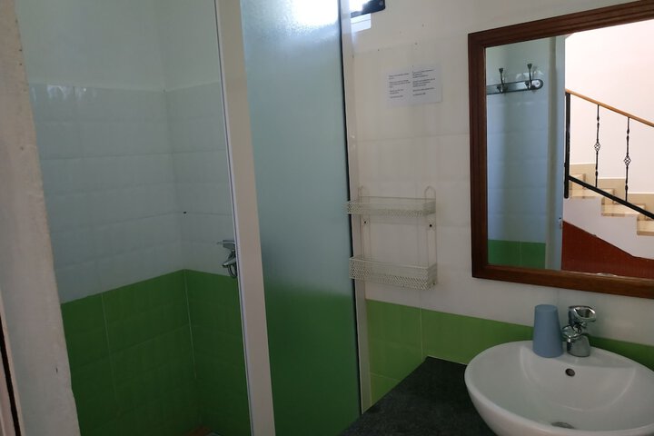 Room 33 of 47
