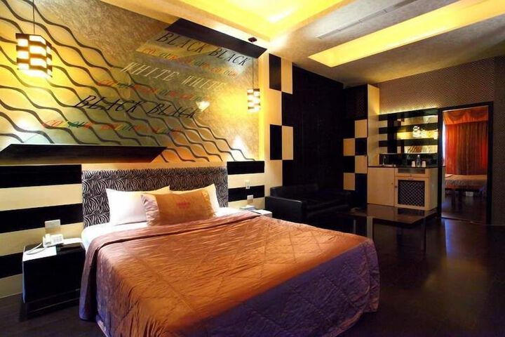 Room 5 of 31