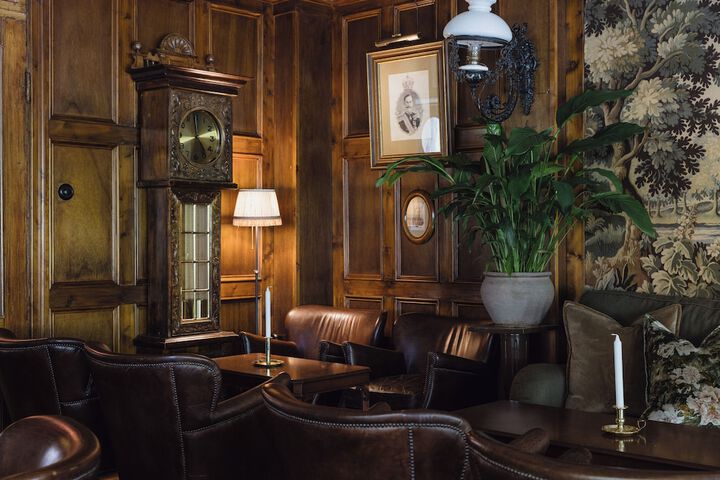 Lounge 145 of 159