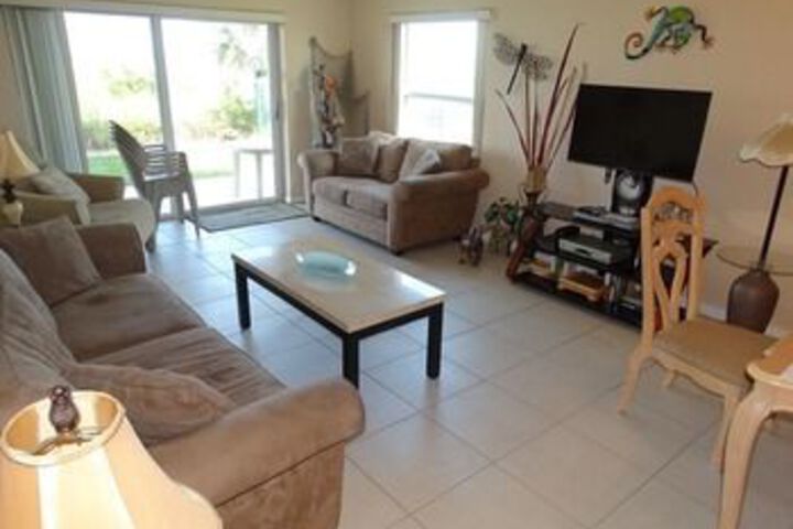 Image of Direct Ocean Unit 4 by RedAwning