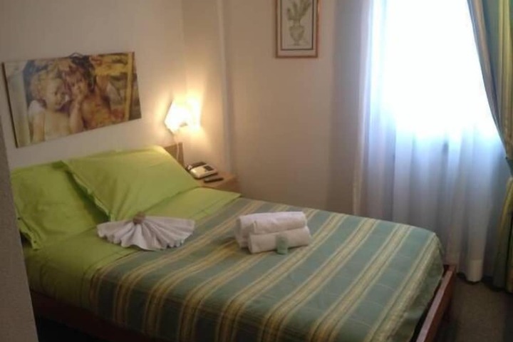 Room 18 of 34