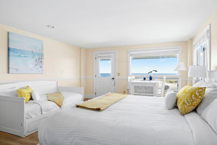 Beach/ocean view