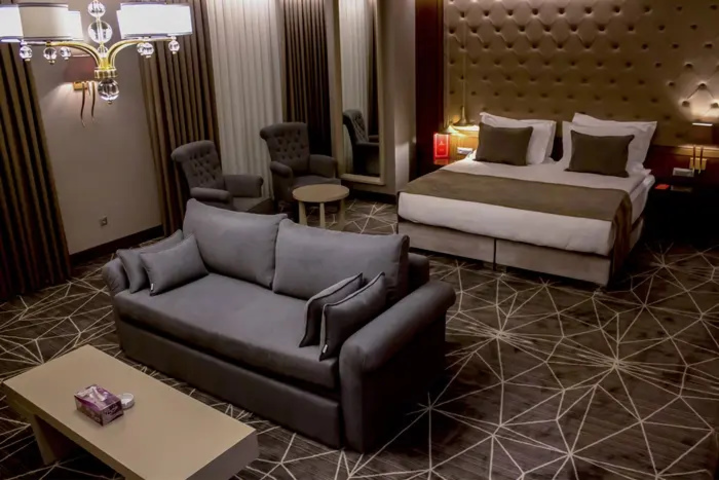 Room 3 of 16