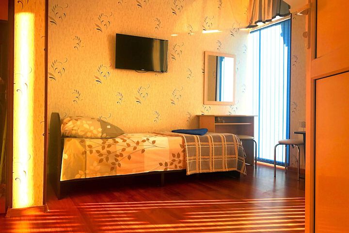Room 3 of 49