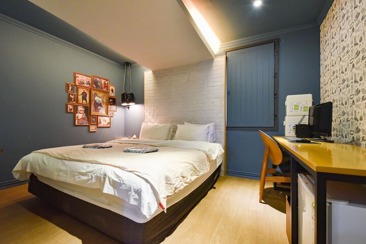 Room 21 of 66