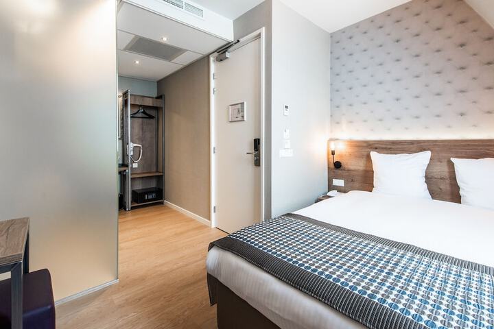 Room 7 of 58