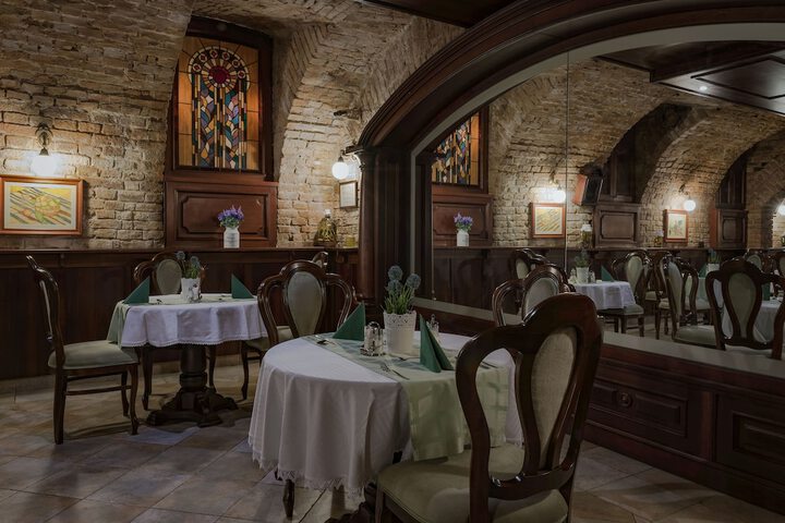 Dining 79 of 83