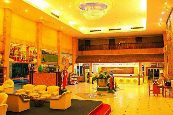 Entrance & Lobby