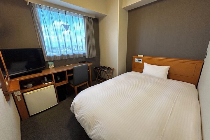 Room 12 of 35