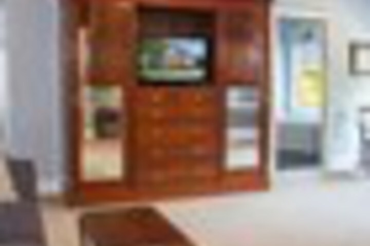 Room 83 of 174