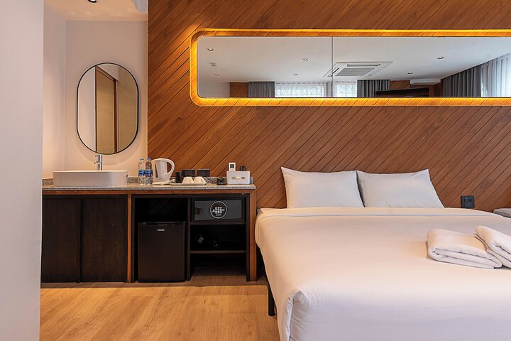 Room 4 of 27