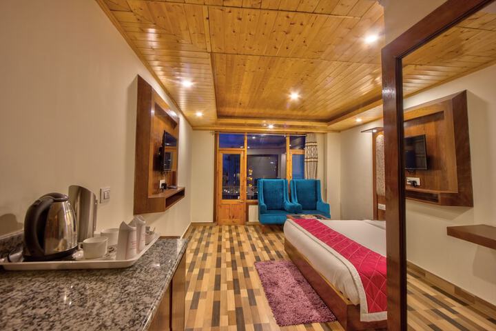 Room 8 of 63