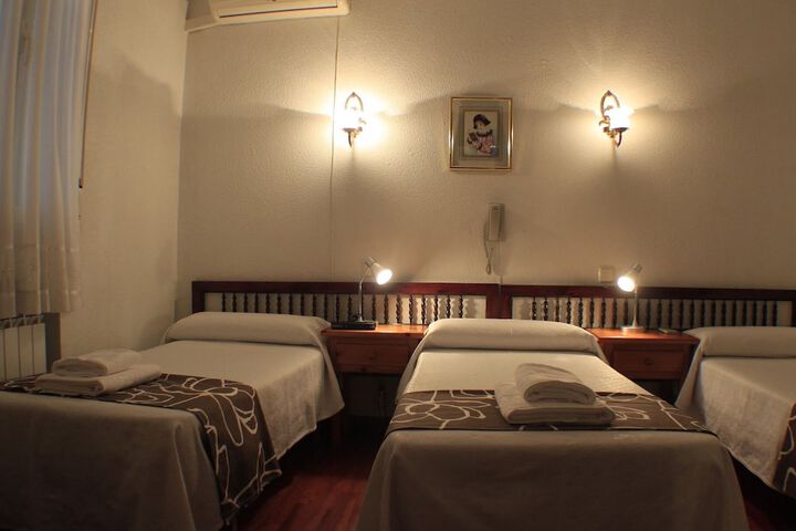Room 16 of 32