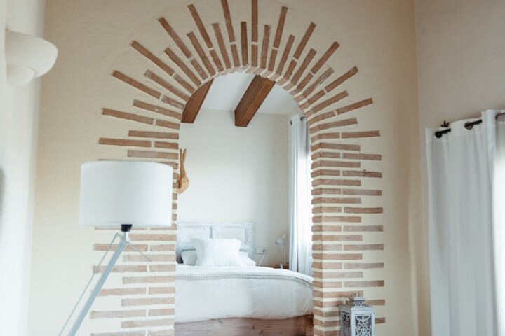 Room 7 of 32