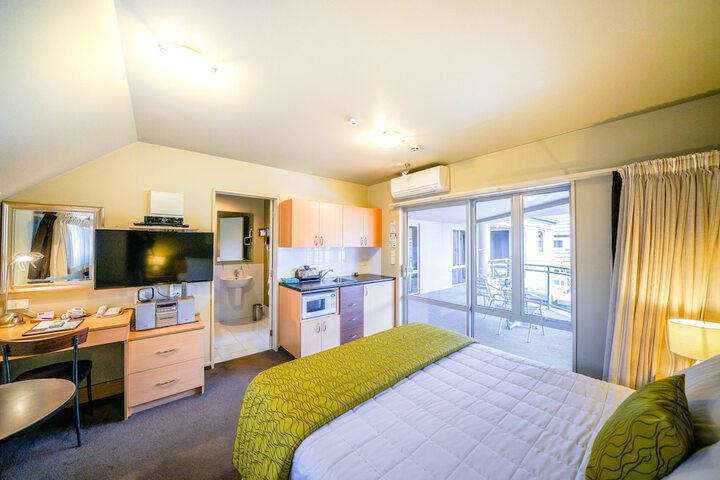 Room 8 of 38