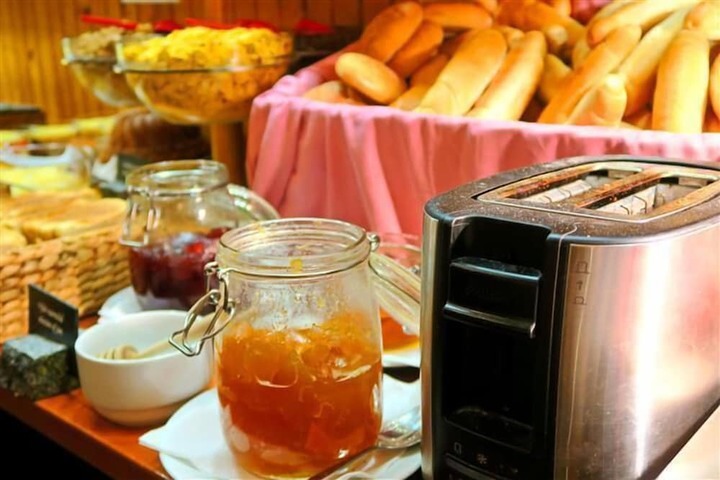 Dining Photos