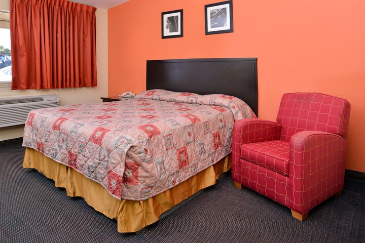 Room 8 of 26