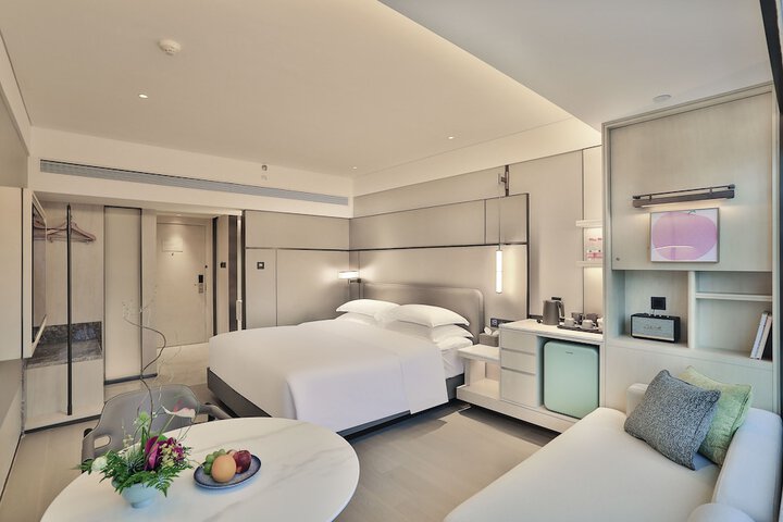 Room 16 of 95