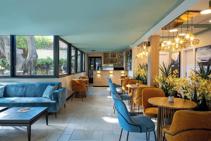 Entrance & Lobby