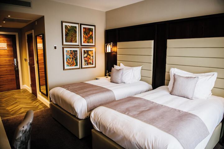 Room 5 of 37