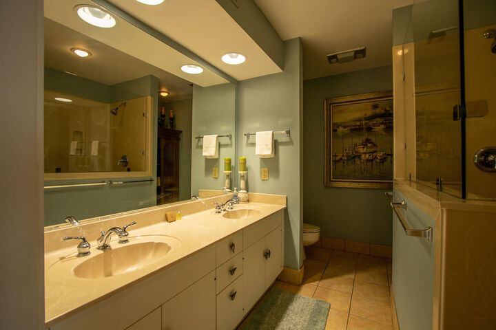 Room 4 of 36