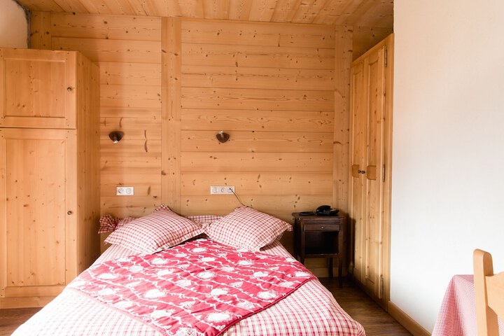 Room 10 of 60