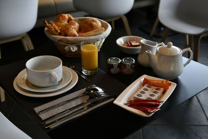 Breakfast/Coffee Service 36 of 66