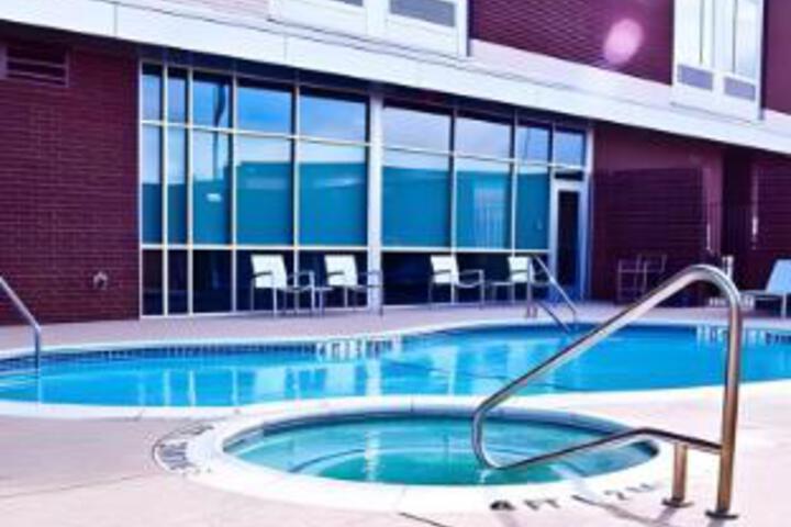 Pool 10 of 35